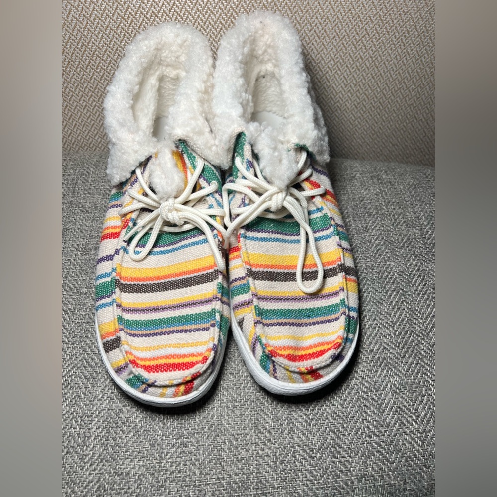 Hey dude mocks .. size 8 women’s .. never worn only tried on